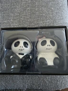 Spooky HOLLOW salt & pepper shakers.